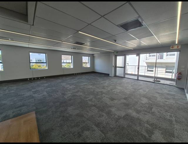 666M² OFFICE TO LET IN WOODMEAD
